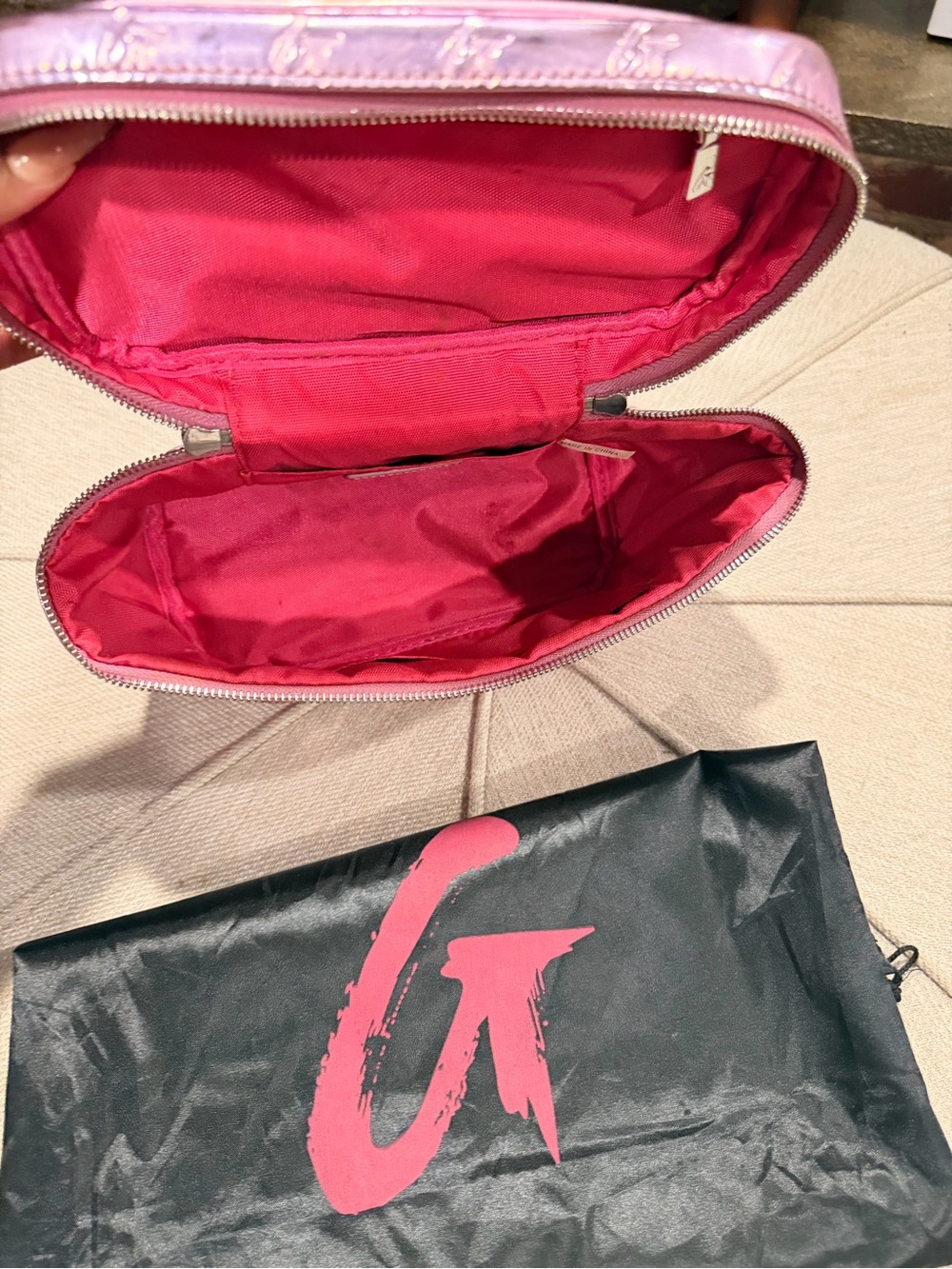 Glamaholic Lifestyle Large Mirror Pink Toiletry Bag - Picture 2 of 5